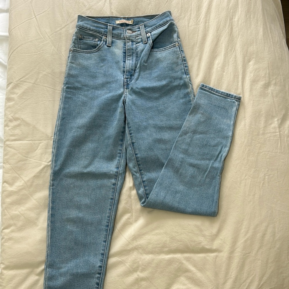 Levi high waisted mom jeans, size 24